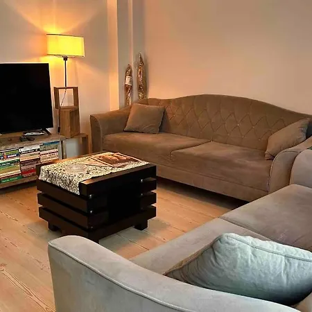 Besiktasin Merkezinde 2+1 House イスタンブール