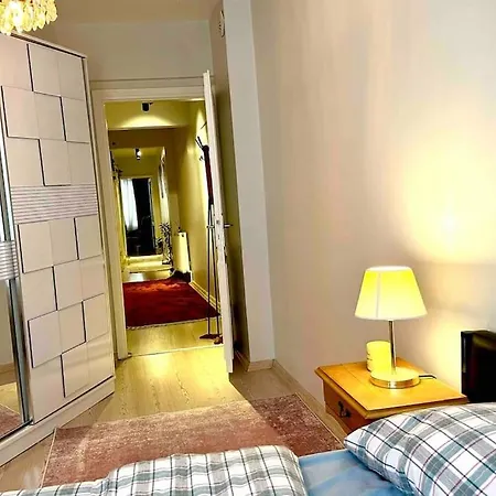 Besiktasin Merkezinde 2+1 House